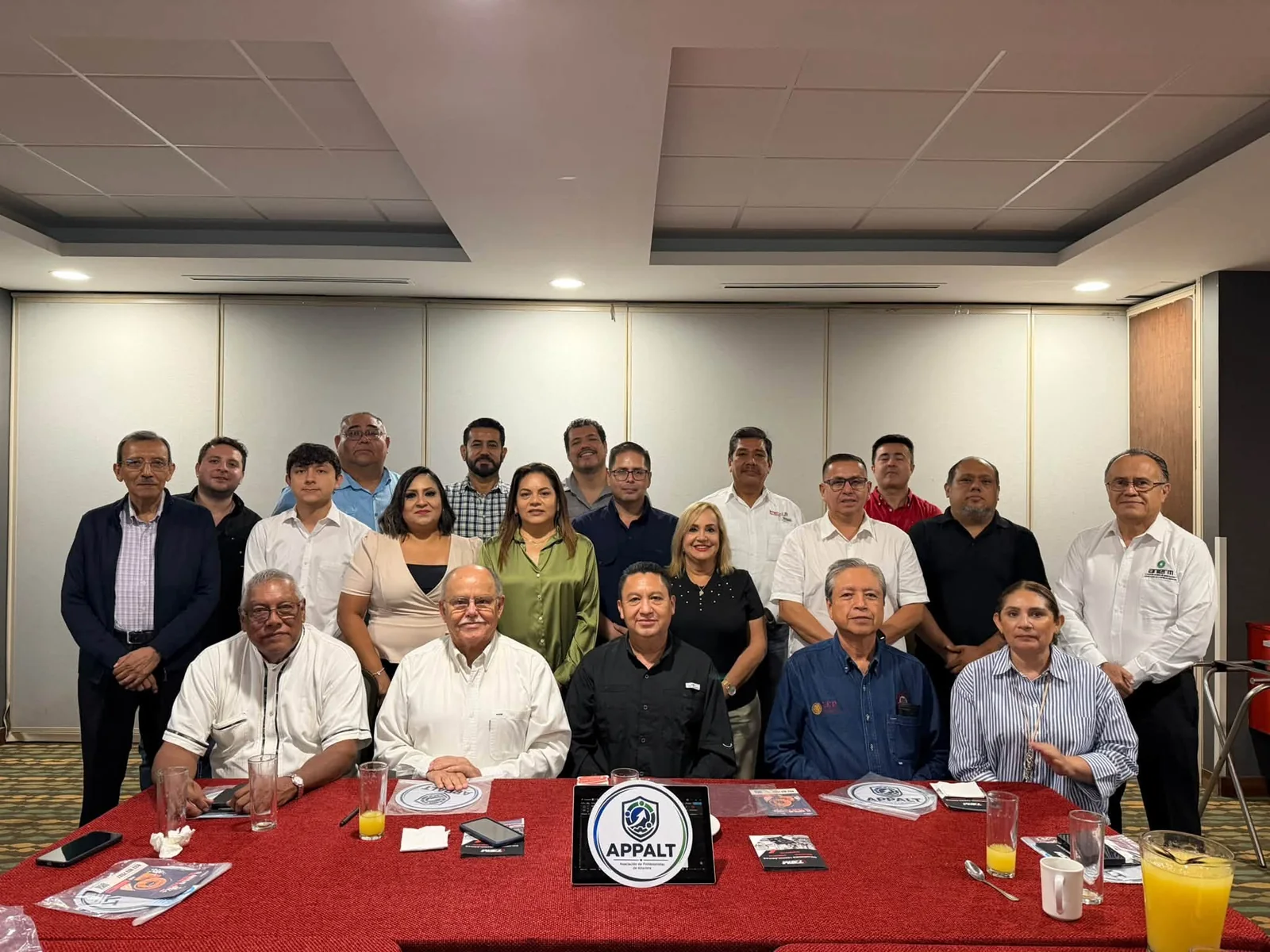 Fotografía grupal de la sesión de APPALT del 13 de octubre